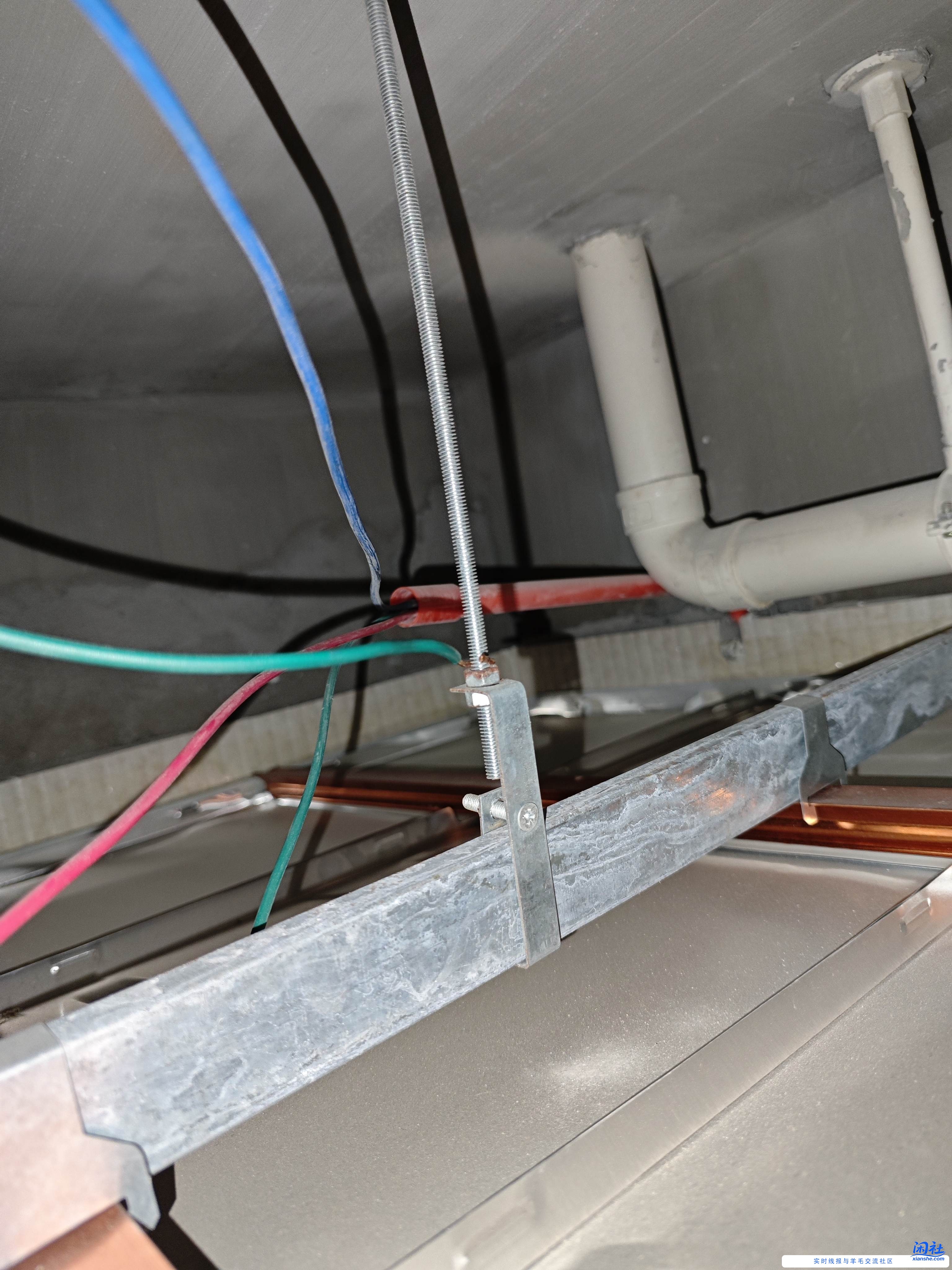 地线接到吊顶龙骨哪里可以吗